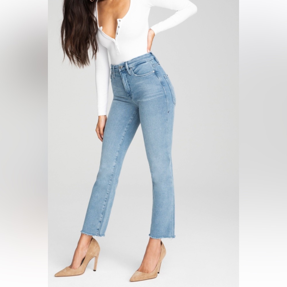 Good American GOOD LEGS STRAIGHT JEANS